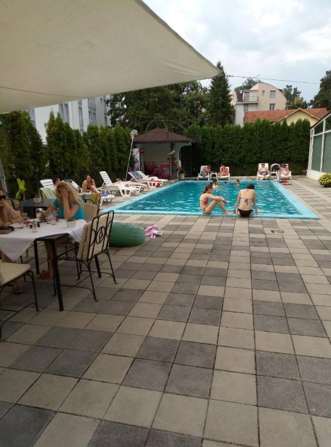 Devedzic Hotel Vrnjacka Banja Bagian luar foto